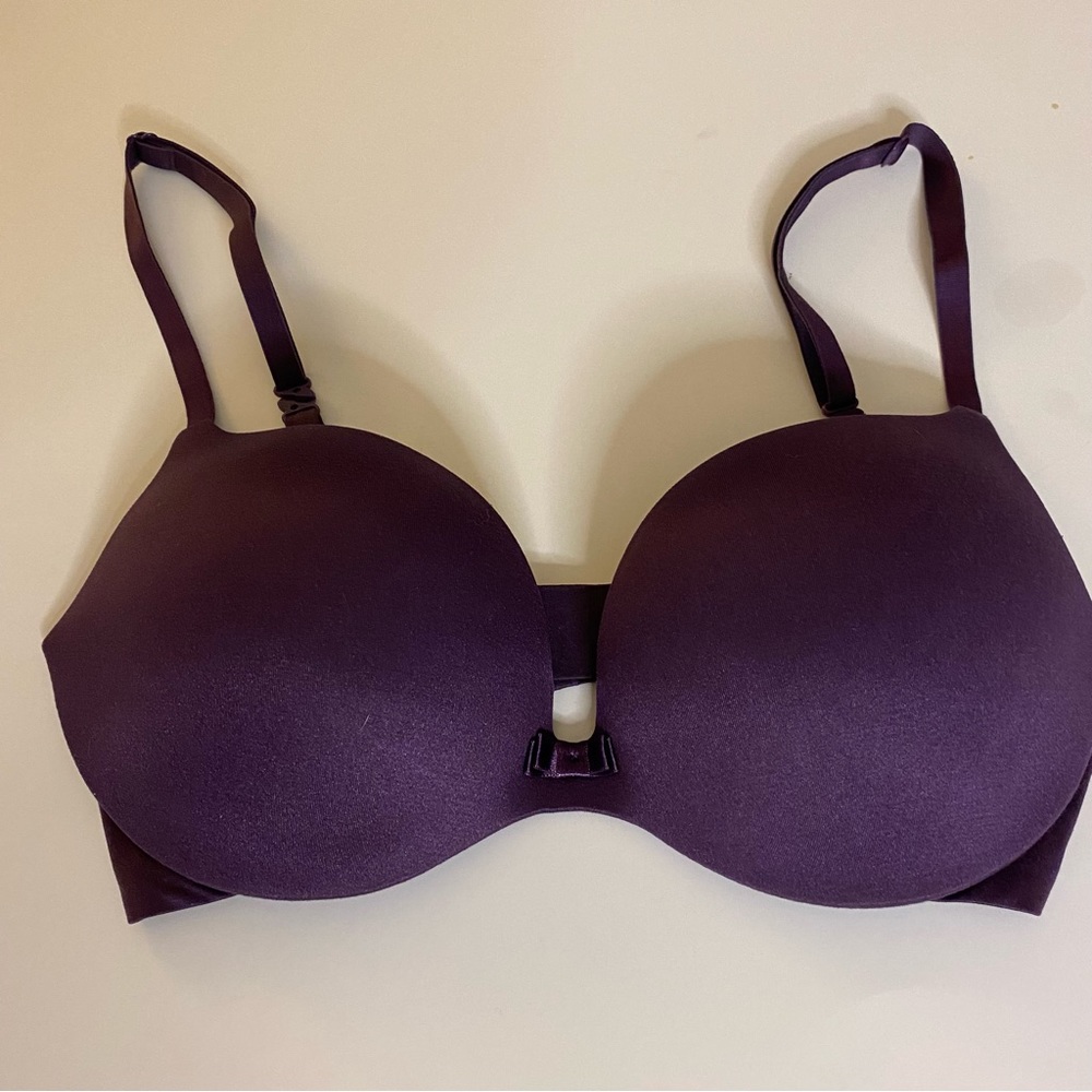 Incredible by Victoria Secret Plunge Size 32D Padded Purple Wireless Bra.